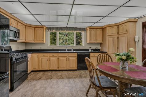 47 Shore Road Waterford CT 06385