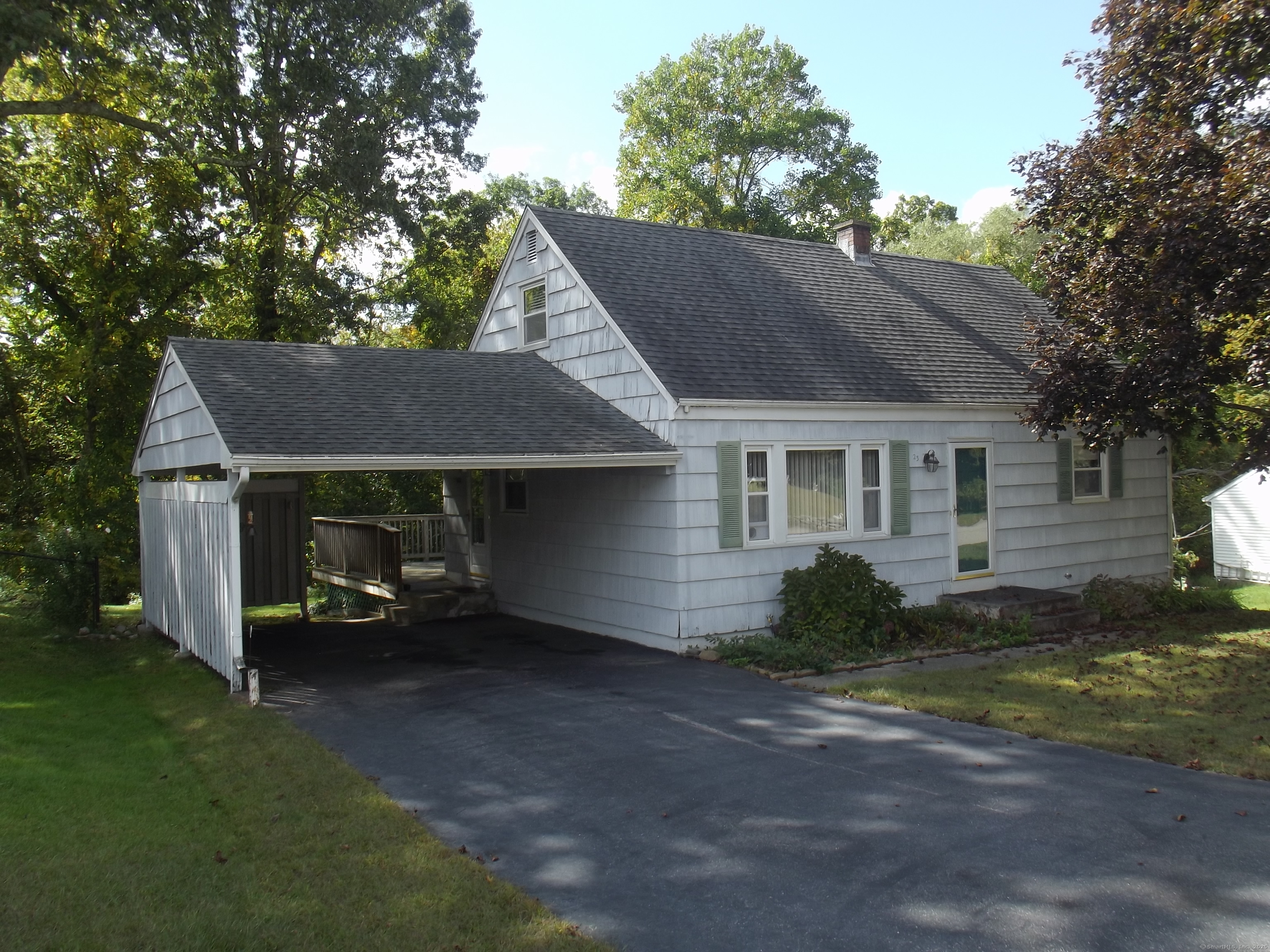 23 Glendale Road Montville CT 06370