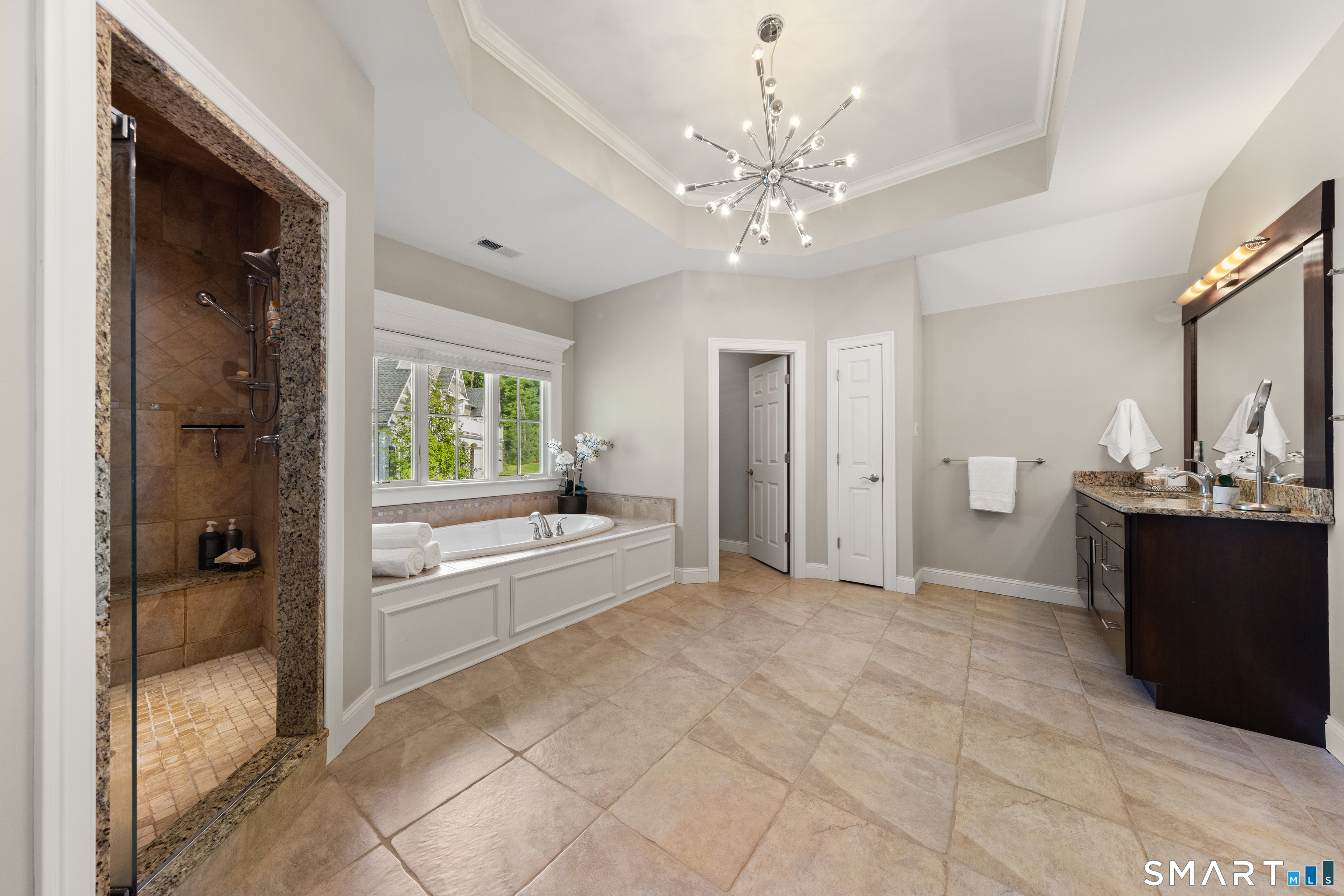 5 Champlains Drive Farmington CT 06032