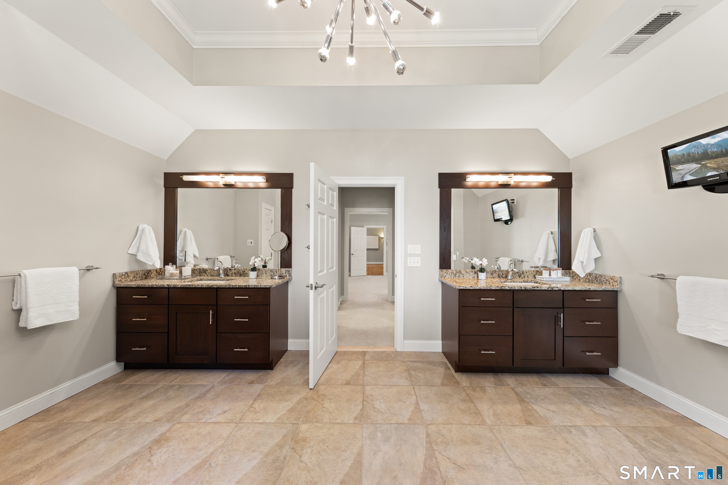5 Champlains Drive Farmington CT 06032