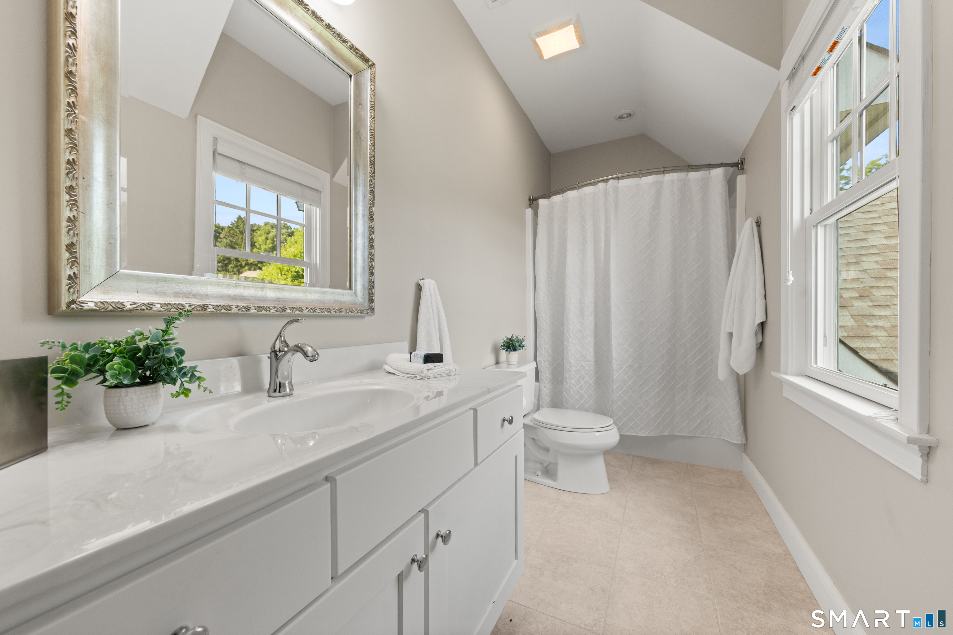 5 Champlains Drive Farmington CT 06032