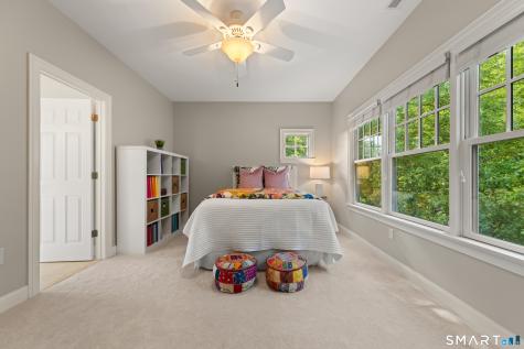 5 Champlains Drive Farmington CT 06032