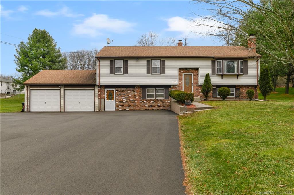 7 Renee Lane North Haven CT 06473