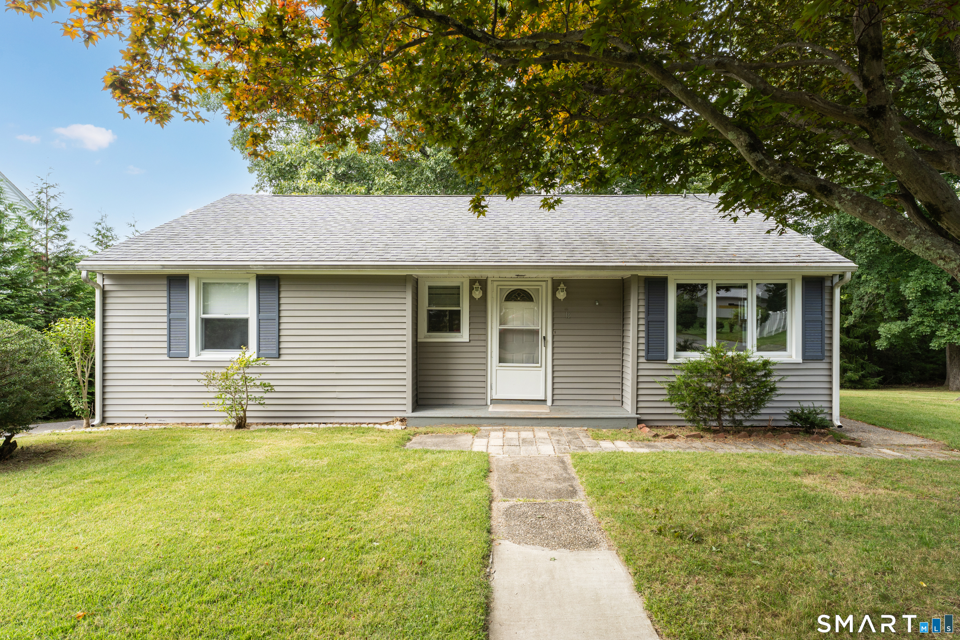16 Pattagansett Drive East Lyme CT 06333