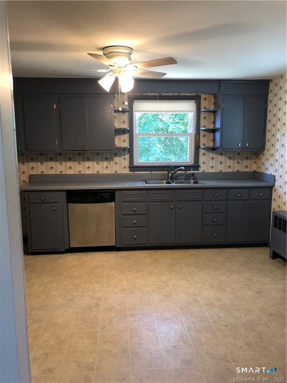 16 Pattagansett Drive East Lyme CT 06333