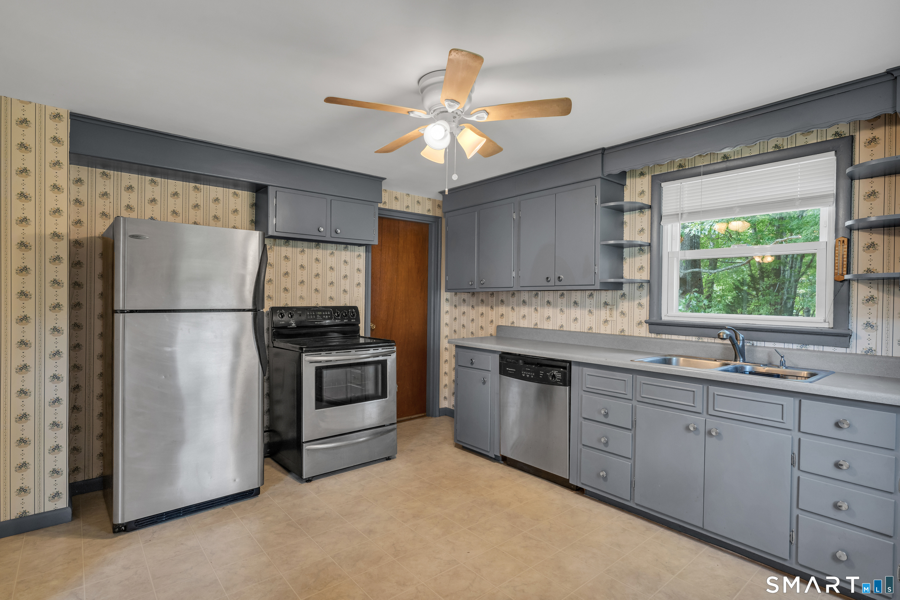 16 Pattagansett Drive East Lyme CT 06333