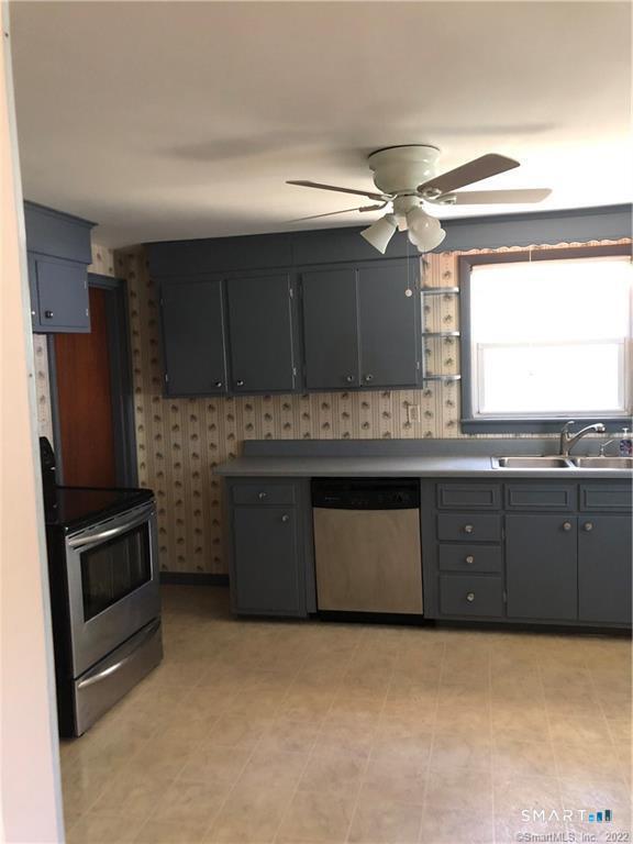 16 Pattagansett Drive East Lyme CT 06333