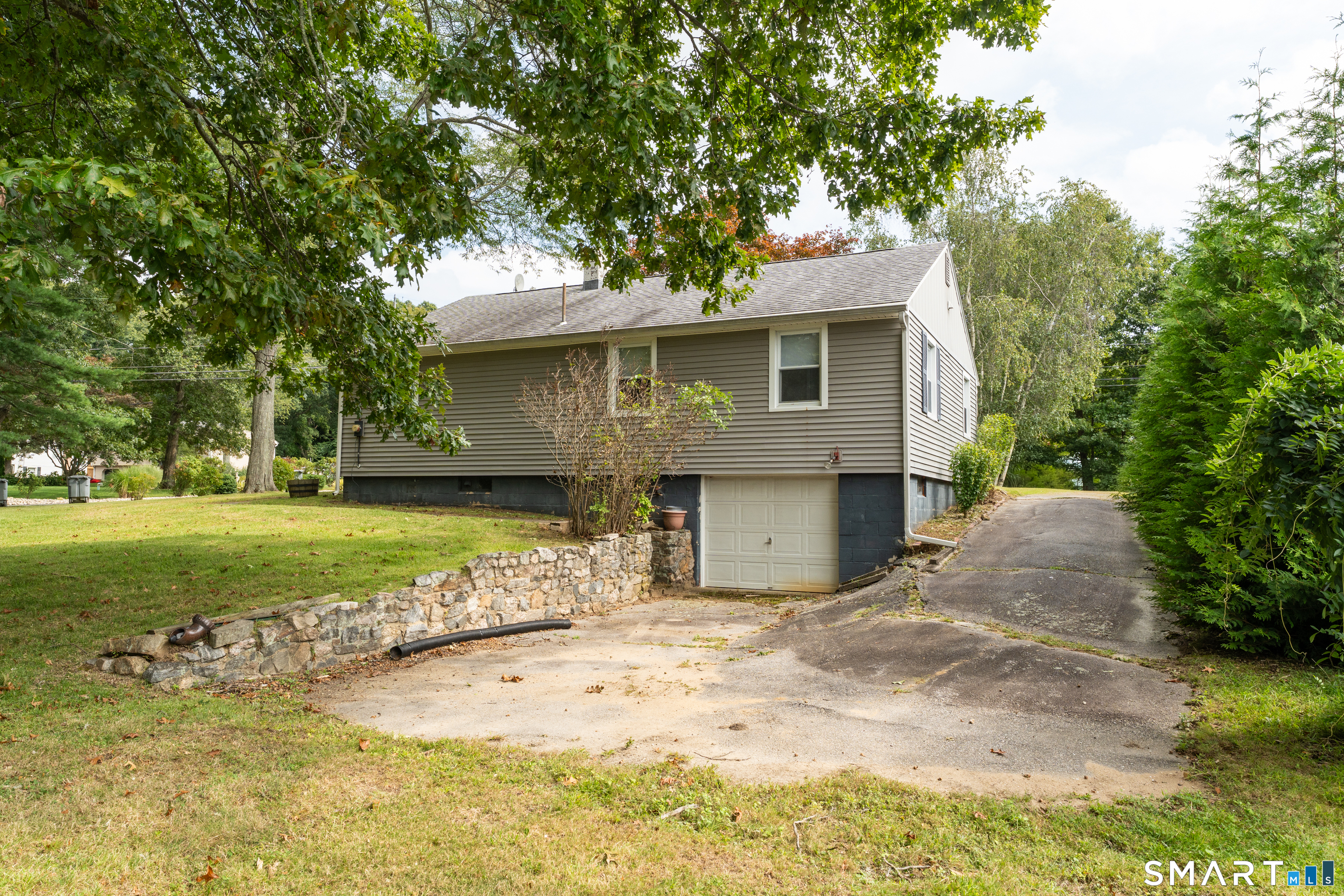 16 Pattagansett Drive East Lyme CT 06333