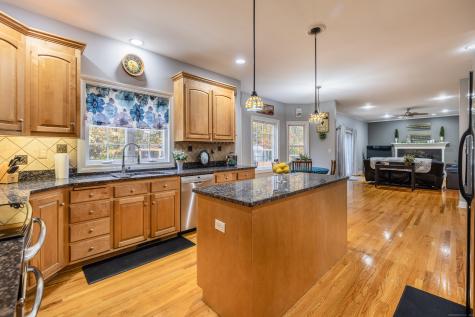 22 Brookfield Road Seymour CT 06483