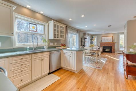 14 Daly Road East Hampton CT 06424