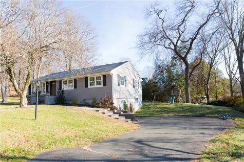 35 Castle Hill Drive Bethel CT 06801