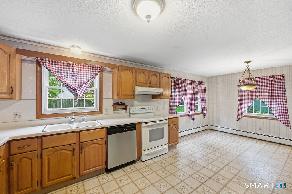 55 Edwards Street Manchester CT 06042