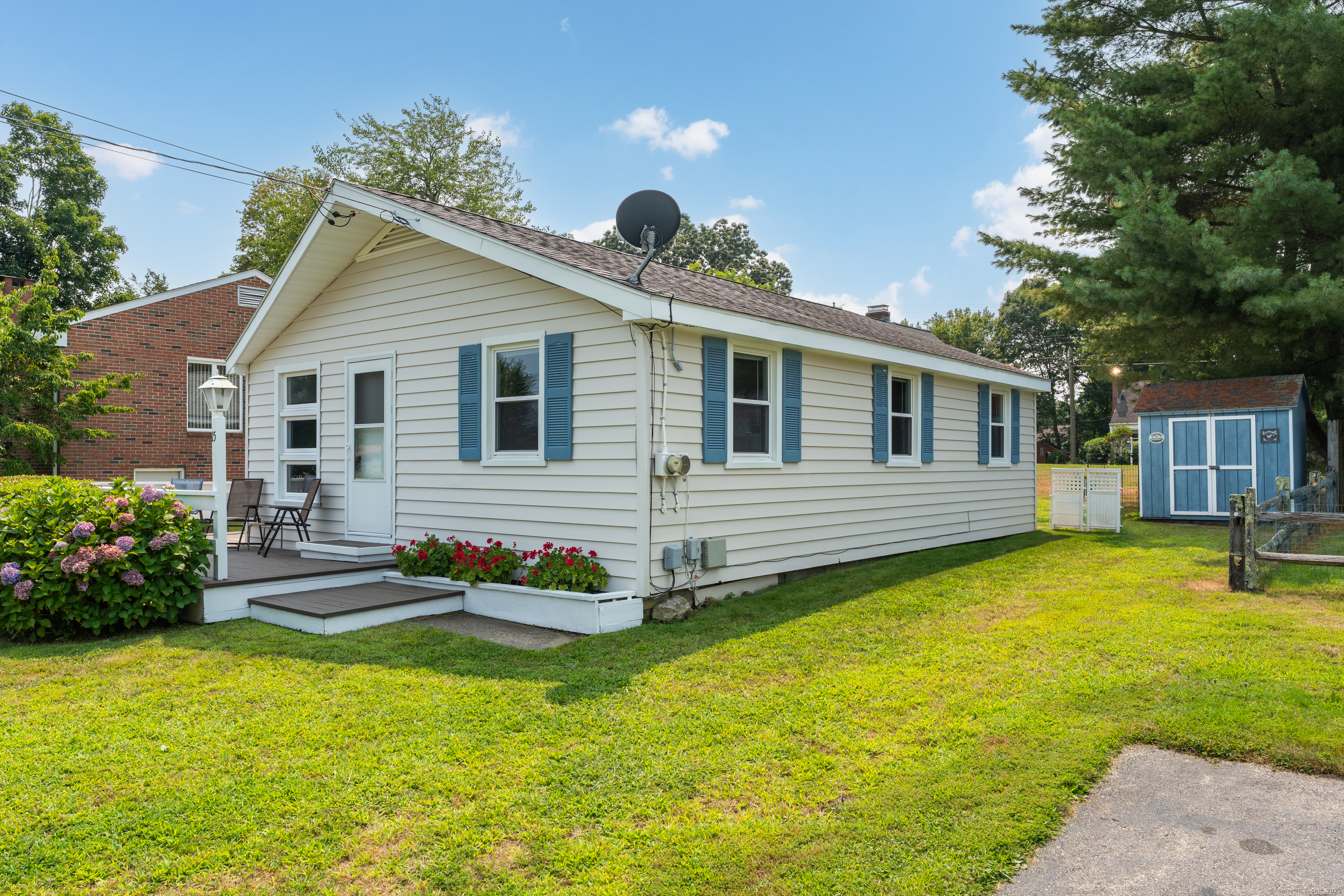 15 Washington Avenue Old Lyme CT 06371