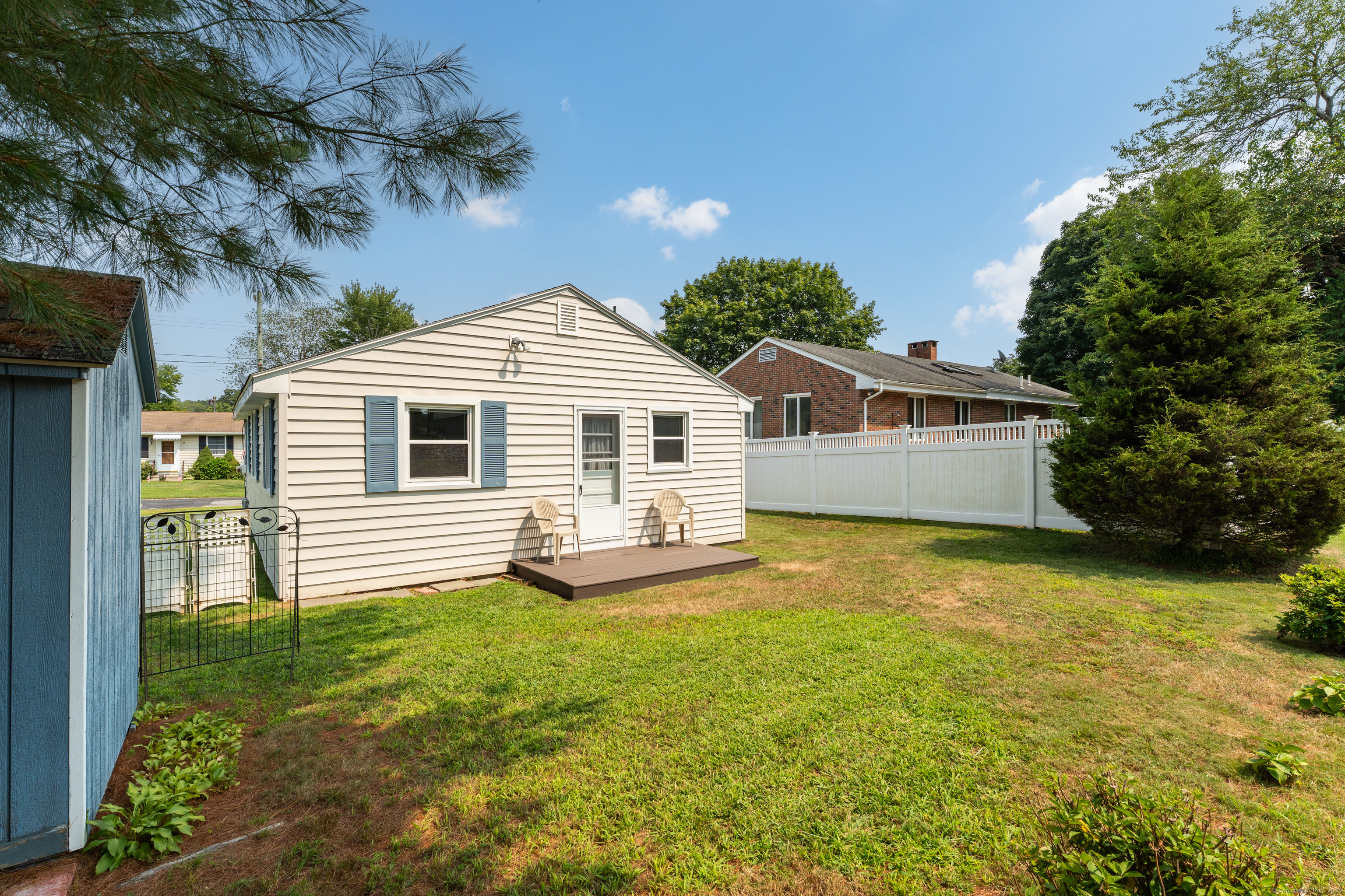 15 Washington Avenue Old Lyme CT 06371