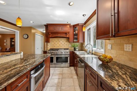 86 Quail Run Madison CT 06443
