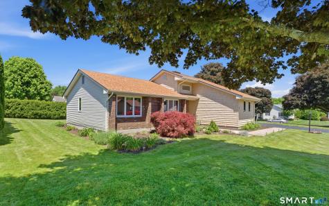 21 Marshalls Meadows Wethersfield CT 06109