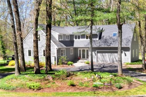 9 Woodhaven Drive Simsbury CT 06070