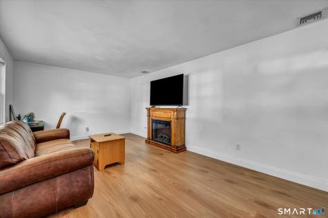 54 Manor Lane South Windsor CT 06074
