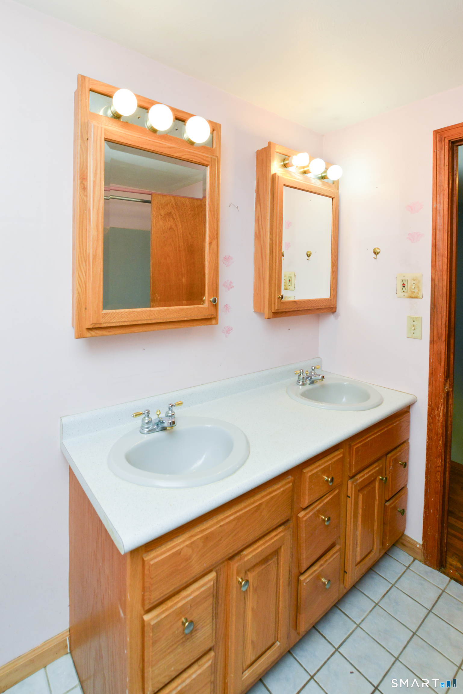 96 Crestwood Trail East Hartford CT 06118
