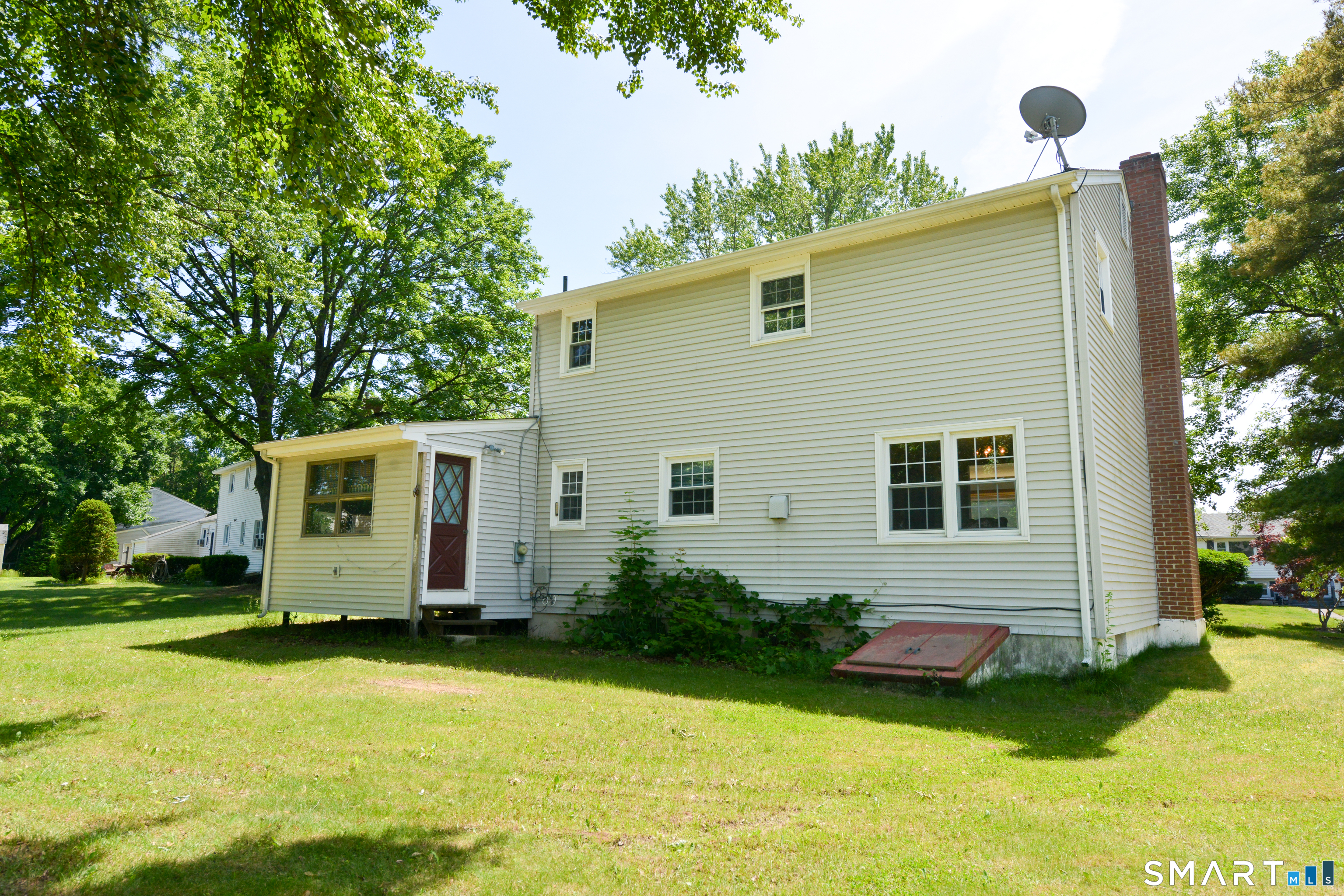 96 Crestwood Trail East Hartford CT 06118