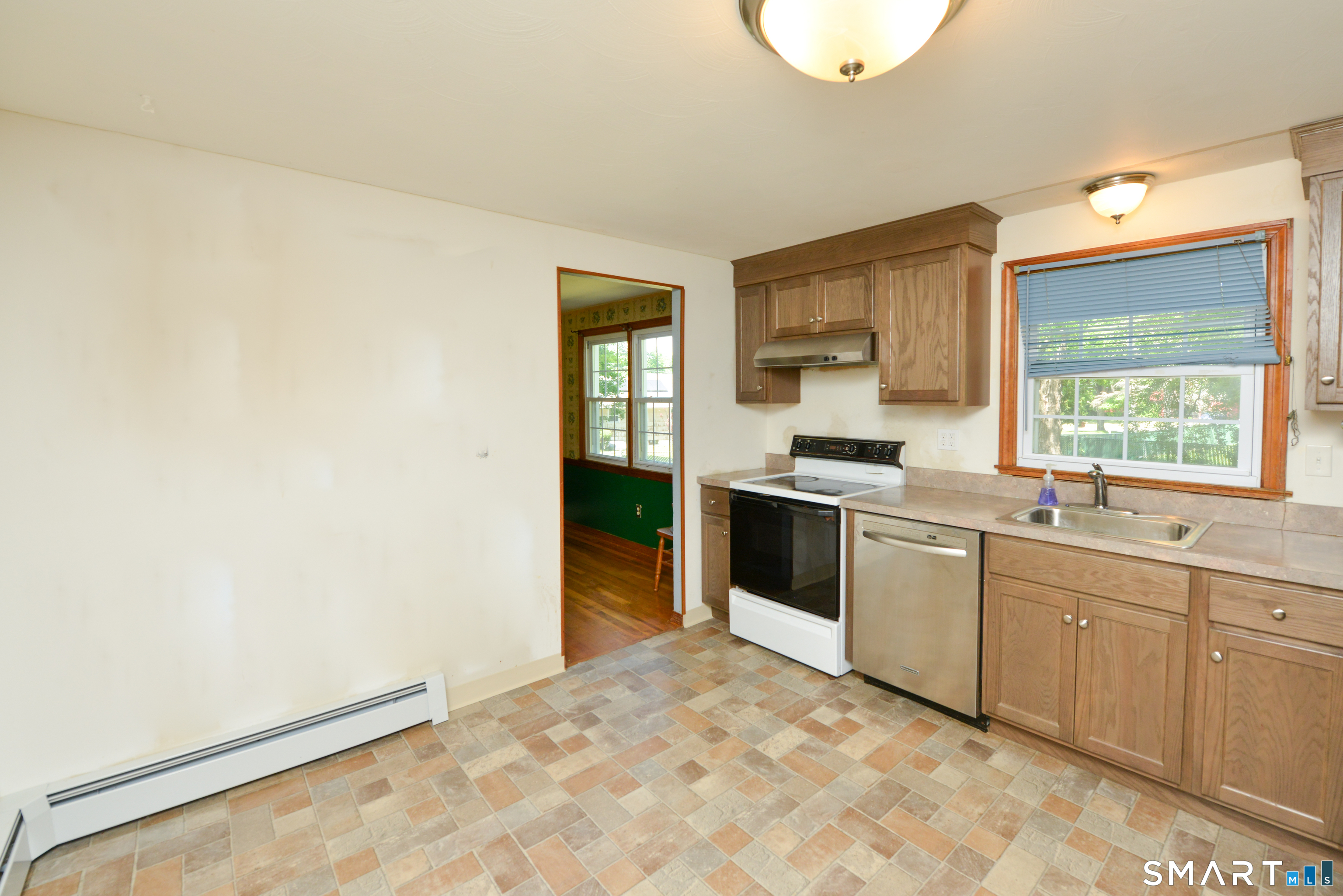 96 Crestwood Trail East Hartford CT 06118