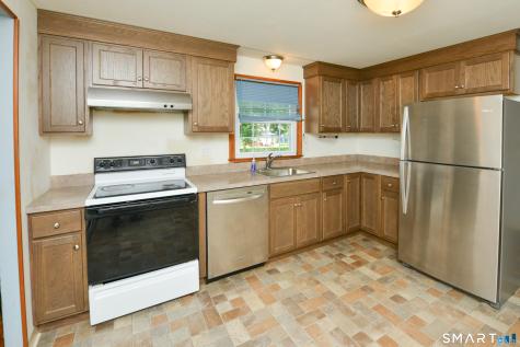 96 Crestwood Trail East Hartford CT 06118
