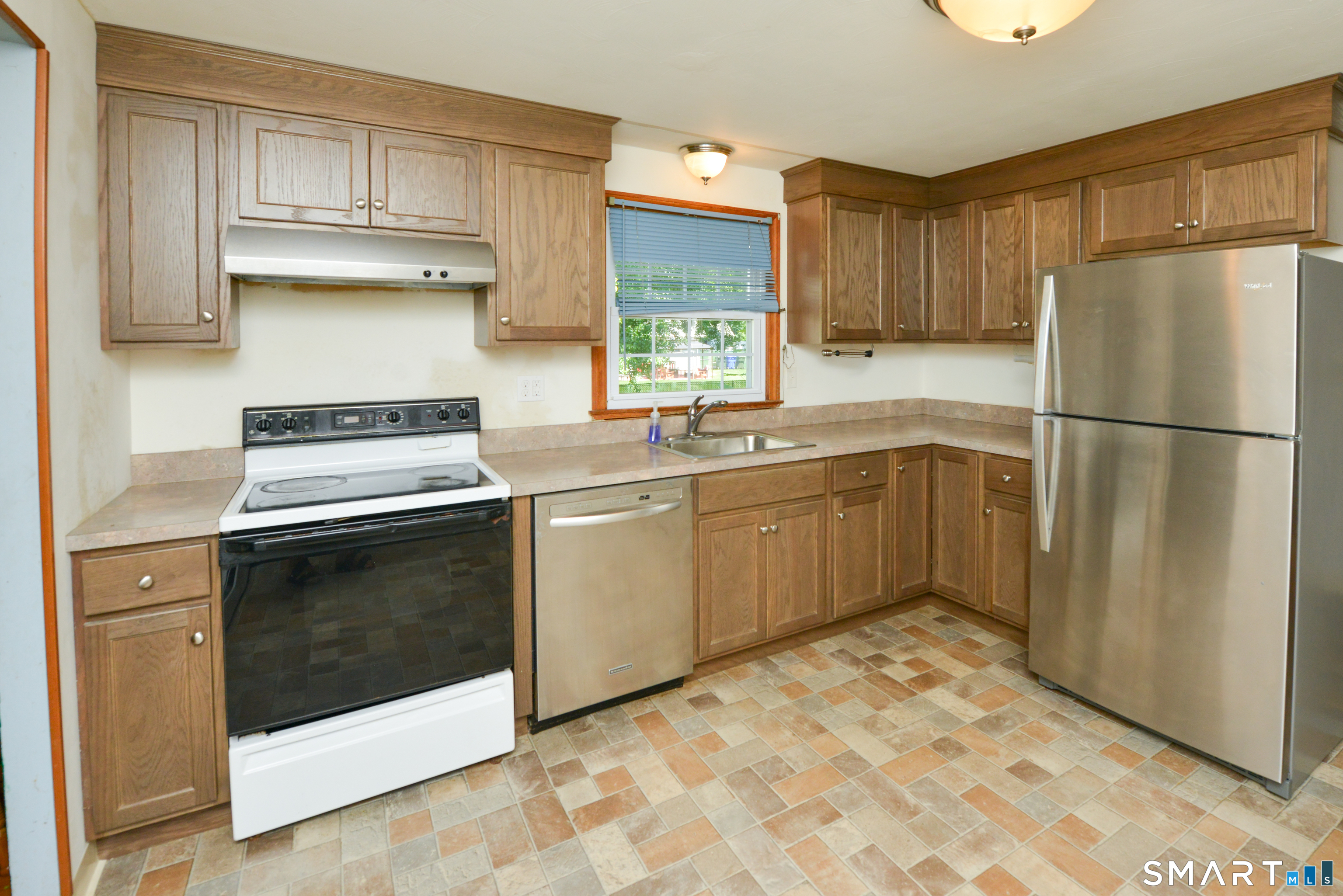 96 Crestwood Trail East Hartford CT 06118