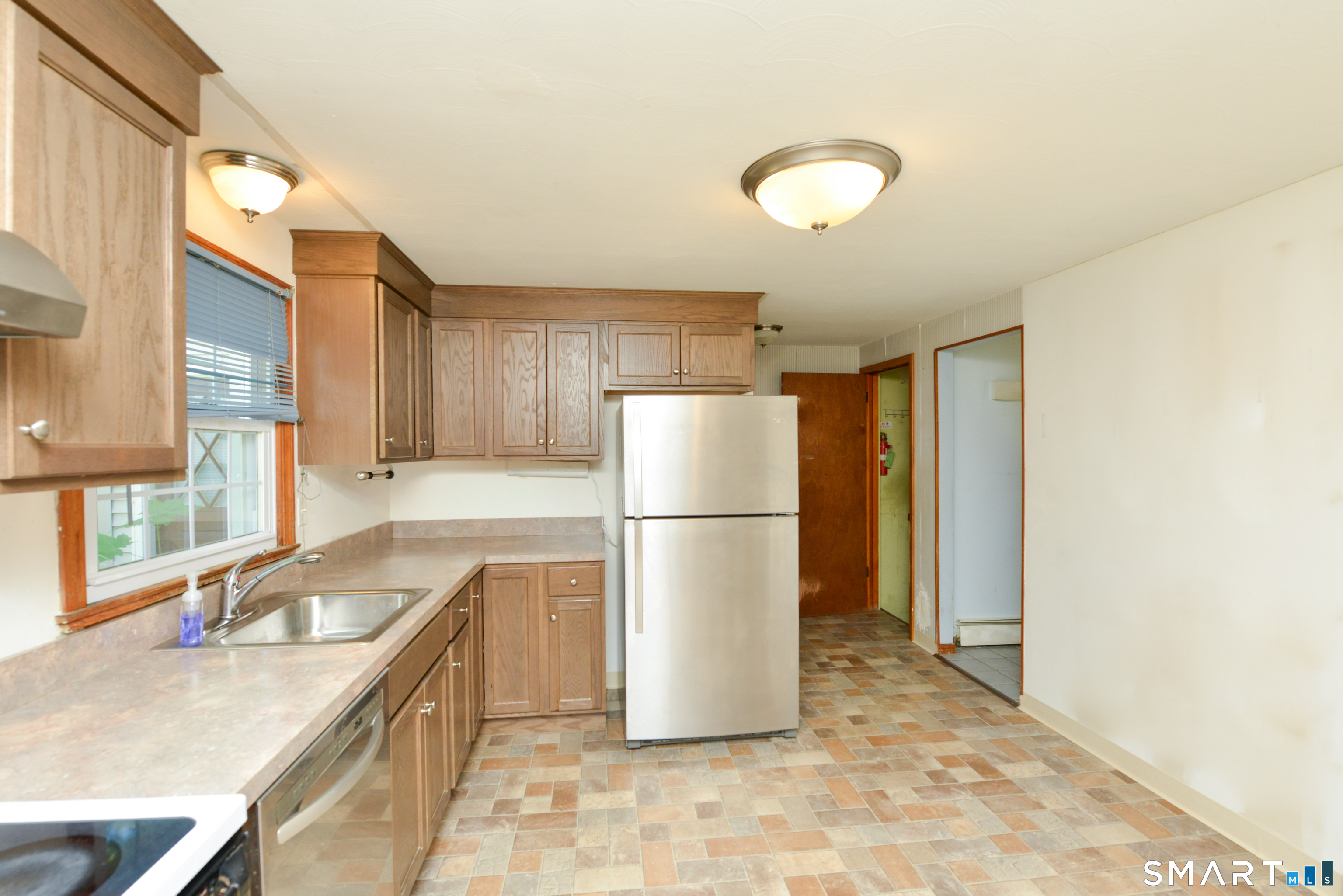 96 Crestwood Trail East Hartford CT 06118