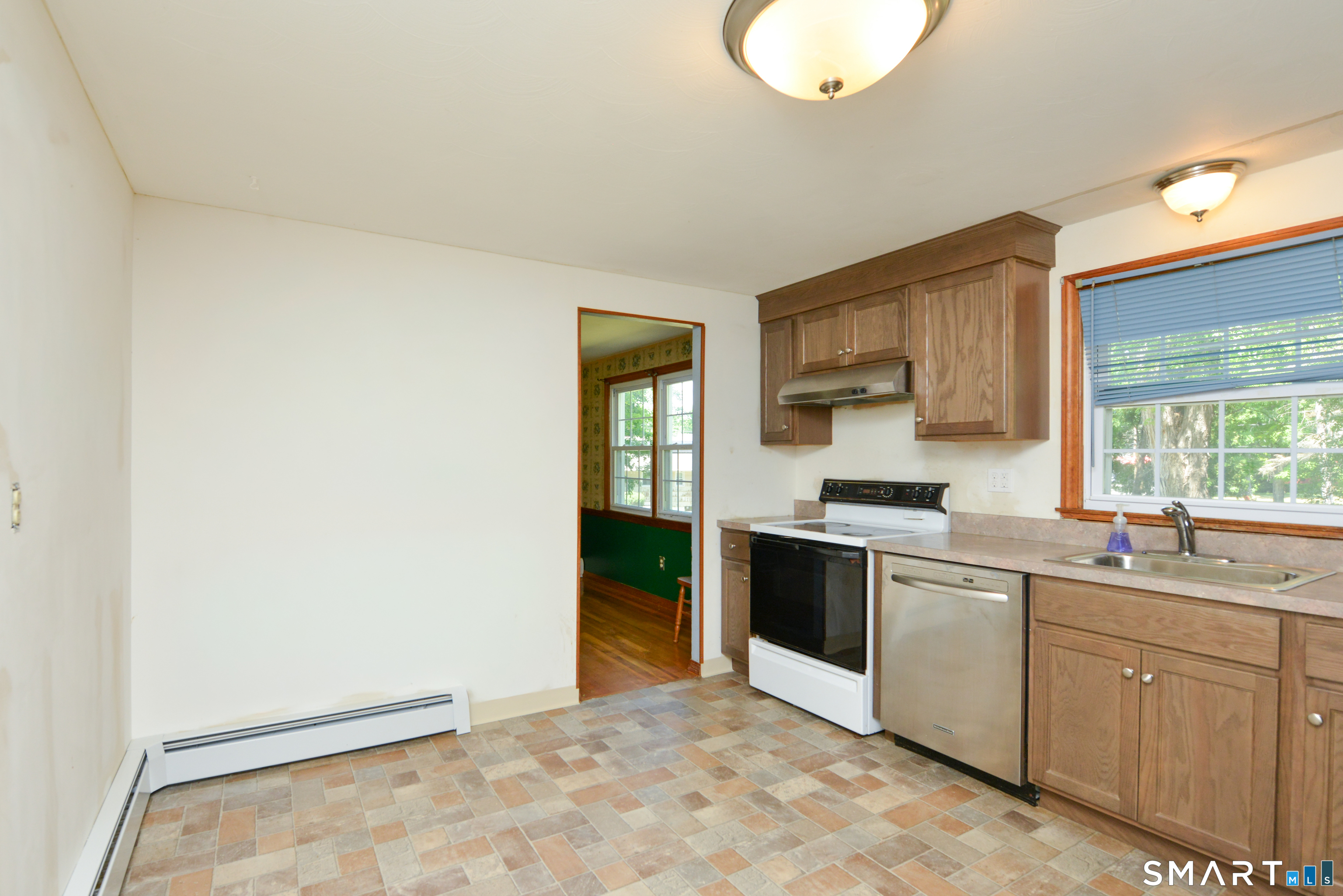 96 Crestwood Trail East Hartford CT 06118