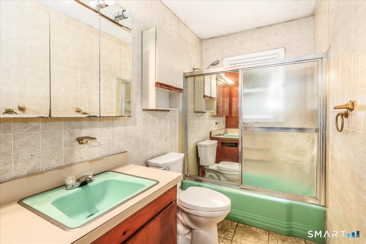 25 Meadowbrook Road Danbury CT 06811
