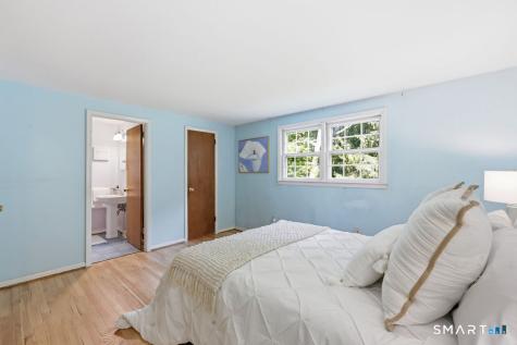 8 Valley View Drive Simsbury CT 06089