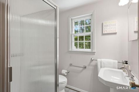 8 Valley View Drive Simsbury CT 06089