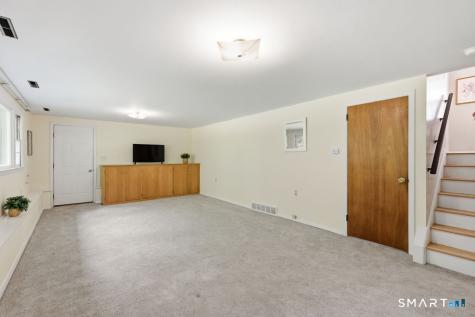 8 Valley View Drive Simsbury CT 06089
