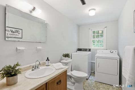 8 Valley View Drive Simsbury CT 06089