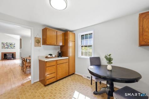 8 Valley View Drive Simsbury CT 06089