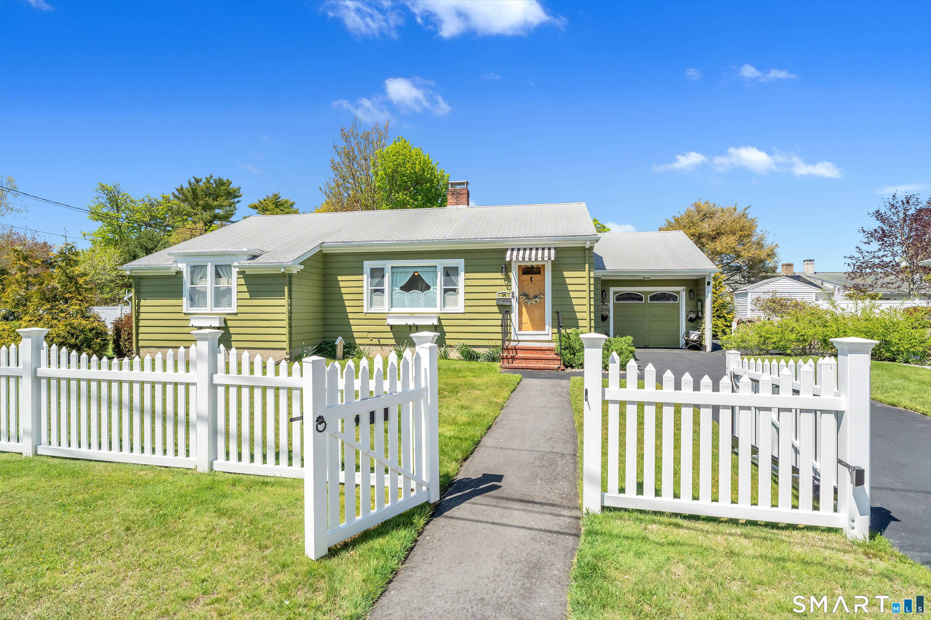 24 Owen Drive Stonington CT 06378