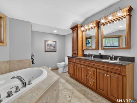 4401 Ridge Road North Haven CT 06473
