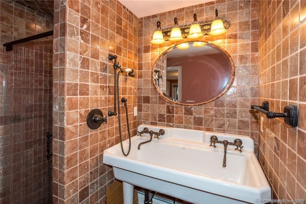 15 Sand Hill Road Simsbury CT 06089
