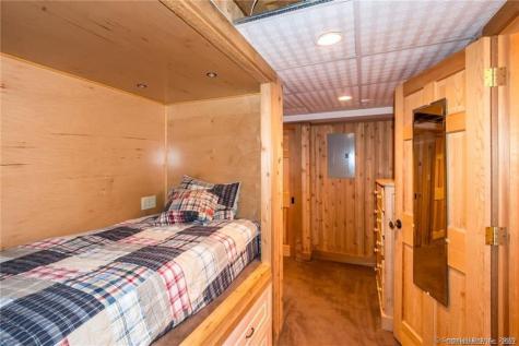 15 Sand Hill Road Simsbury CT 06089