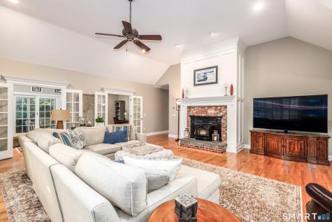18 Logging Trail Lane Brookfield CT 06804