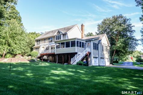 18 Logging Trail Lane Brookfield CT 06804