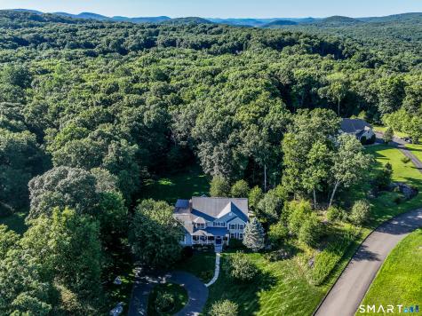 18 Logging Trail Lane Brookfield CT 06804