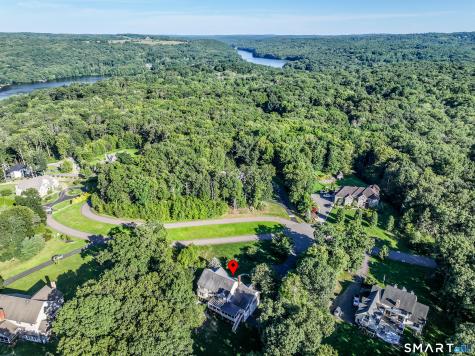18 Logging Trail Lane Brookfield CT 06804