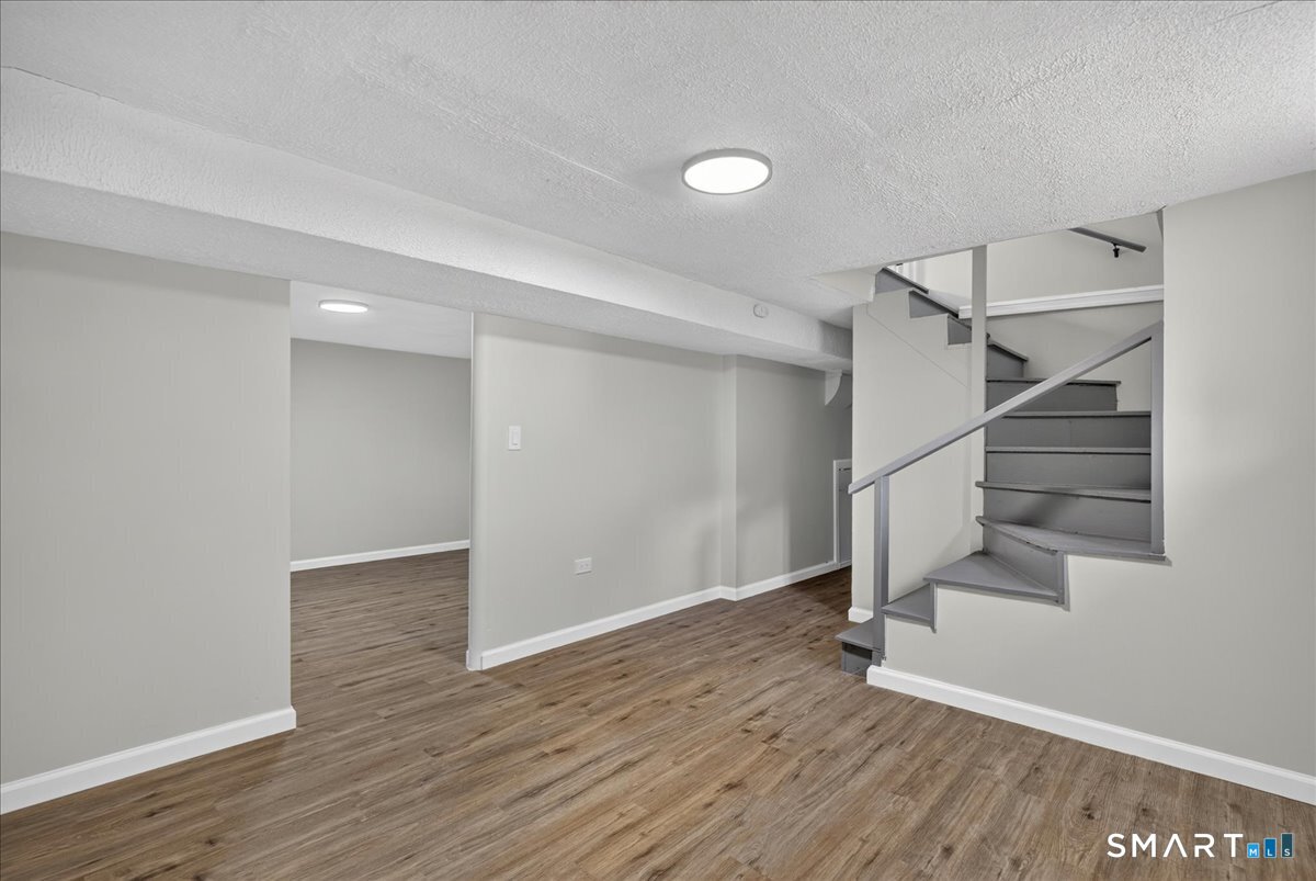 5 Lynmot Road Hamden CT 06514