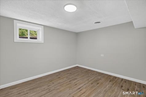 5 Lynmot Road Hamden CT 06514