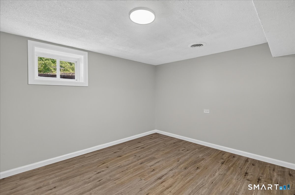 5 Lynmot Road Hamden CT 06514