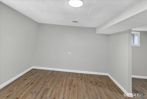 5 Lynmot Road Hamden CT 06514