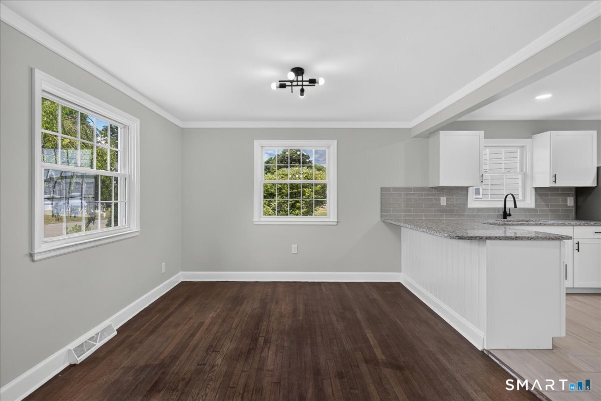 5 Lynmot Road Hamden CT 06514
