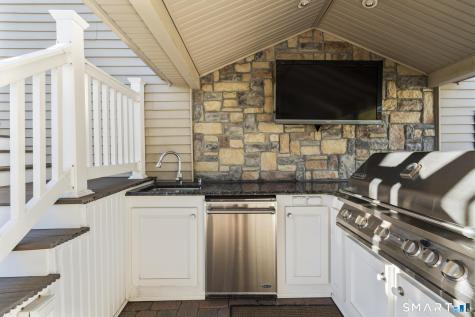 11 Crestwood Road Branford CT 06405