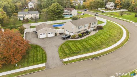 11 Crestwood Road Branford CT 06405